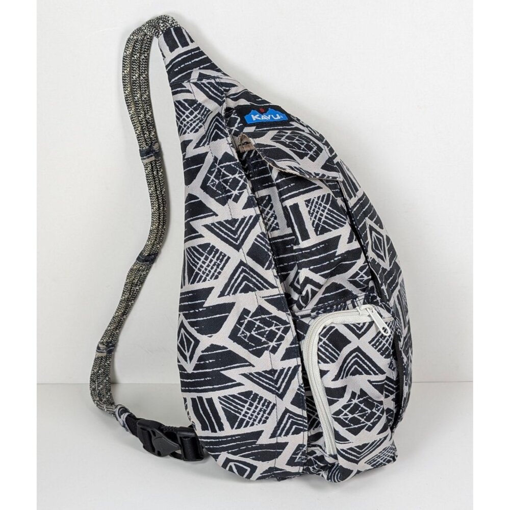 KAVU Rope Bag Sling Backpack Tile Maze Black White Aztec Geometric Crossbody - Picture 1 of 4